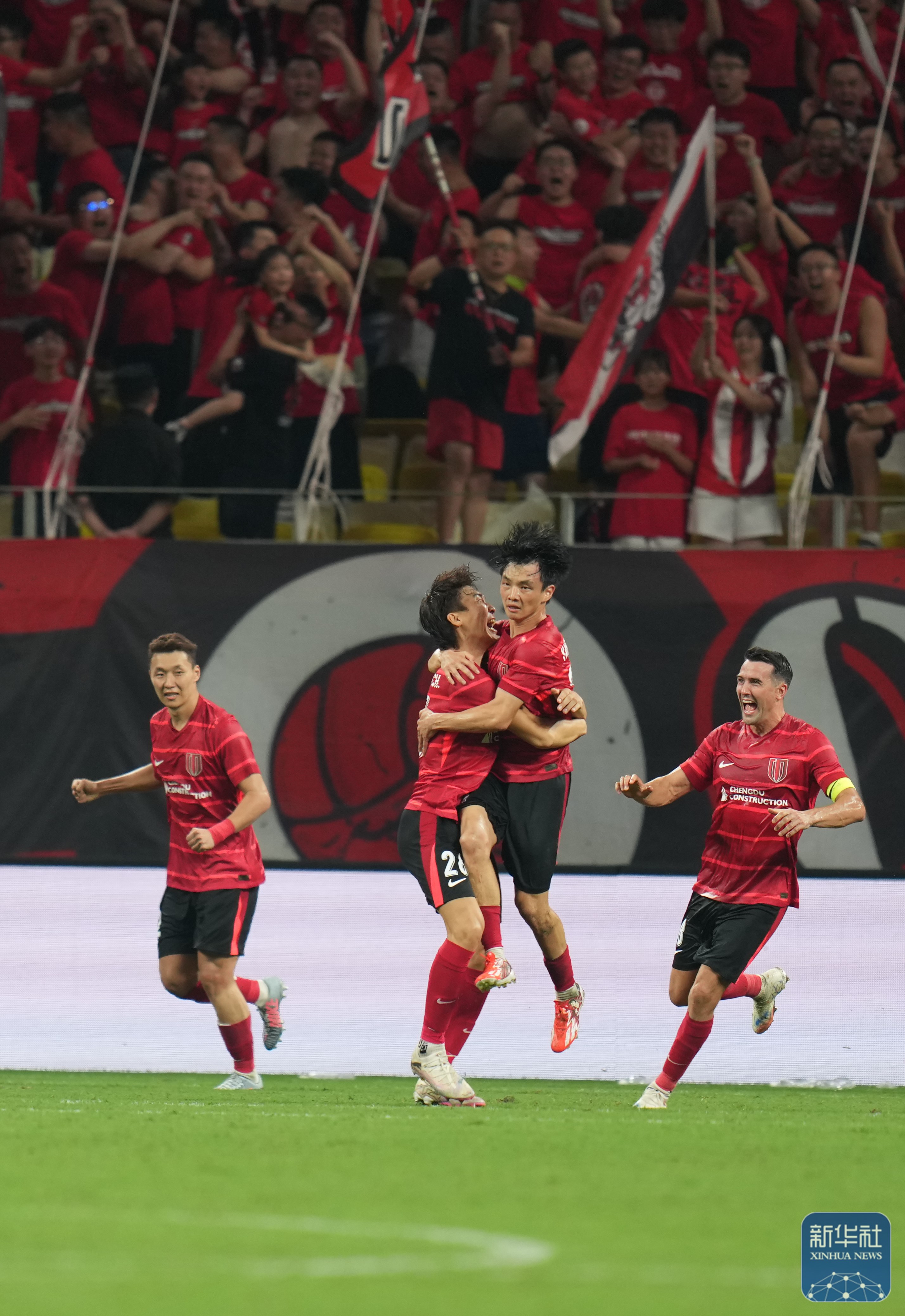 开云体育-主场势如破竹，球队轻松取胜晋级(主场能力)